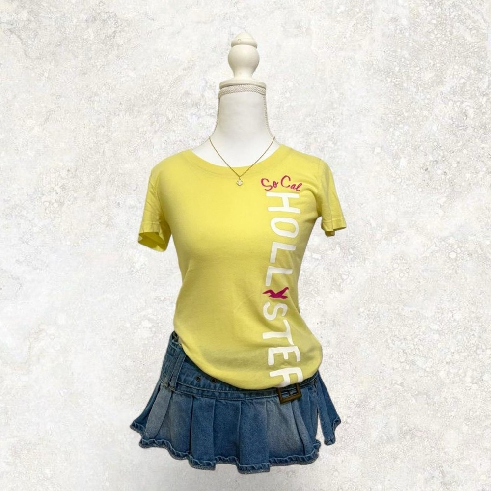 Hollister Women's Yellow Logo Tee